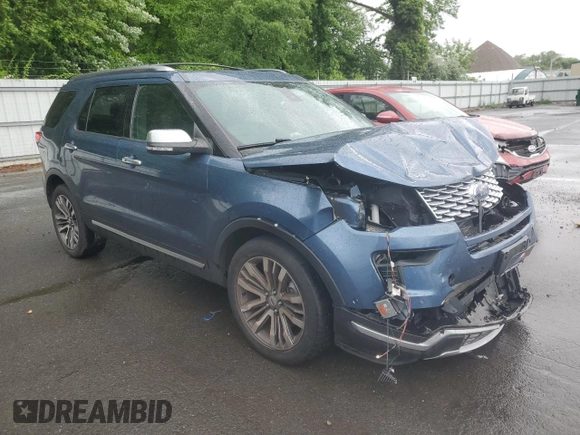 2018 Ford Explorer Platinum z VIN 1FM5K8HT9JGA66466, wystawiony jako Copart lot #56794895 z przebiegiem 84 733 mil mil oraz Szkoda całkowita • Salvage title. Historia ofert i sprzedaży dostępna na DreamBid. Obrazek 4.