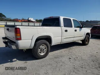 2003 GMC Sierra 1500HD SLE z VIN 1GTGC13U33F222110, wystawiony jako Copart lot #44918185 z przebiegiem 209 001 mil mil oraz Tytuł czysty. Historia ofert i sprzedaży dostępna na DreamBid. Obrazek 3.