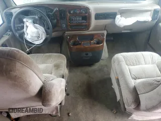 2000 GMC Savana with VIN 1GDFG15R9Y1177683, listed as a Copart auction lot 43761105 with 134,067 mi miles and Salvage Title. Bid and sale history available at carsss.com. Image 8.