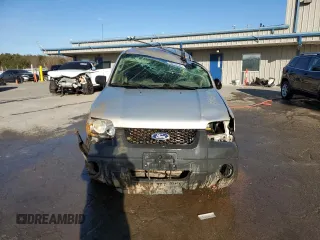 2005 Ford Escape XLT with VIN 1FMCU03125KC94028, listed as a Copart auction lot 88942585 with 210,146 mi miles and Non Repairable. Bid and sale history available at DreamBid. Image 5.