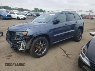 2020 Jeep Grand Cherokee Limited z VIN 1C4RJFBG3LC105586, wystawiony jako Copart lot #56537115 z przebiegiem 97 932 mil mil oraz Szkoda całkowita • Salvage title. Historia ofert i sprzedaży dostępna na DreamBid. Obrazek 1.