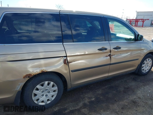 2005 Honda Odyssey LX with VIN 5FNRL382X5B020240, listed as a IAAI auction lot 41888045 with 184,269 mi miles. Bid and sale history available at carsss.com. Image 6.