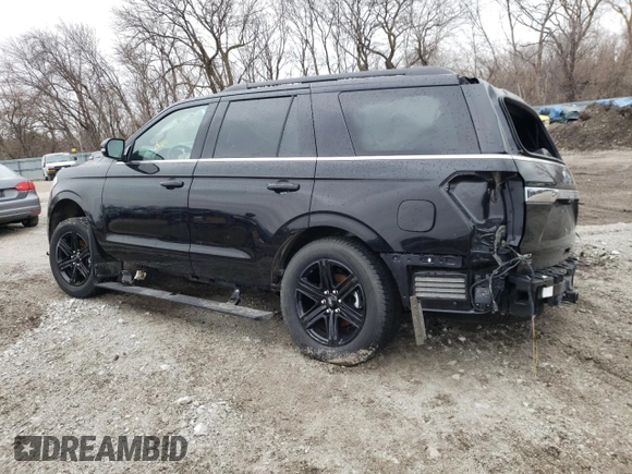 2021 Ford Expedition XLT with VIN 1FMJU1JT2MEA43900, listed as a Copart auction lot 44094513 with 0 mi miles and Salvage Title. Bid and sale history available at carsss.com. Image 2.