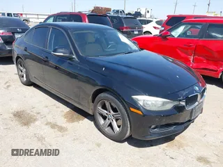 2012 BMW 3 Series 328i z VIN WBA3A5C59CF342625, wystawiony jako IAAI lot #42003983 z przebiegiem 123 293 mil mil oraz . Historia ofert i sprzedaży dostępna na DreamBid. Obrazek 1.