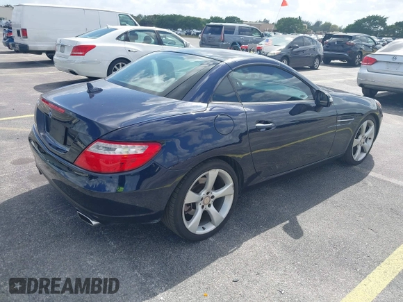2013 Mercedes-Benz SLK 350 z VIN WDDPK5HA8DF054593, wystawiony jako IAAI lot #41821009 z przebiegiem 148 571 mil mil oraz . Historia ofert i sprzedaży dostępna na DreamBid. Obrazek 4.