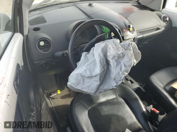 2009 Volkswagen Beetle S with VIN 3VWRF31Y59M403006, listed as a Copart auction lot 49675315 with Not provided miles and Non repairable. Bid and sale history available at DreamBid. Image 8.