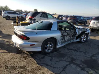 2000 Pontiac Firebird Firebird z VIN 2G2FS22K3Y2159513, wystawiony jako Copart lot #85164814 z przebiegiem 187 188 mil mil oraz Szkoda całkowita • Salvage title. Historia ofert i sprzedaży dostępna na DreamBid. Obrazek 3.