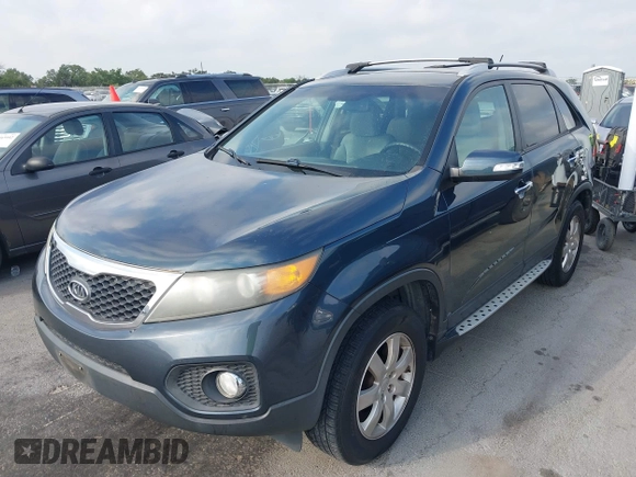 2011 Kia Sorento LX with VIN 5XYKT4A13BG186953, listed as a IAAI auction lot 42075887 with 214,444 mi miles. Bid and sale history available at carsss.com. Image 2.