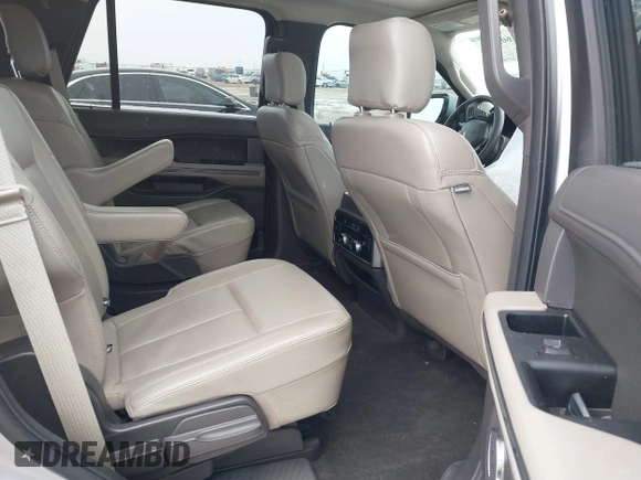 2020 Ford Expedition XLT z VIN 1FMJU1JTXLEA56148, wystawiony jako IAAI lot #41602849 z przebiegiem 133 596 mil mil oraz . Historia ofert i sprzedaży dostępna na DreamBid. Obrazek 8.
