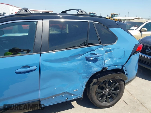2024 Toyota RAV4 Hybrid XSE with VIN 4T3E6RFV8RU153892, listed as a IAAI auction lot 41848730 with 7,917 mi miles and . Bid and sale history available at carsss.com. Image 6.