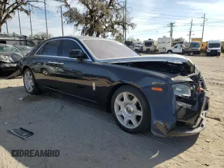 2012 Rolls-Royce Ghost z VIN SCA664S57CUX50671, wystawiony jako Copart lot #84172874 z przebiegiem Nie podano mil oraz Szkody całkowita. Historia ofert i sprzedaży dostępna na DreamBid. Obrazek 4.