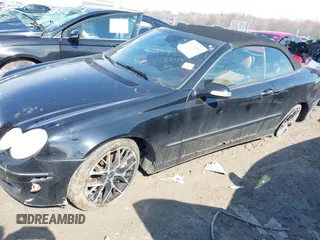 2008 Mercedes-Benz CLK 350 z VIN WDBTK56F98T097935, wystawiony jako IAAI lot #41764830 z przebiegiem 172 451 mil mil oraz . Historia ofert i sprzedaży dostępna na DreamBid. Obrazek 6.