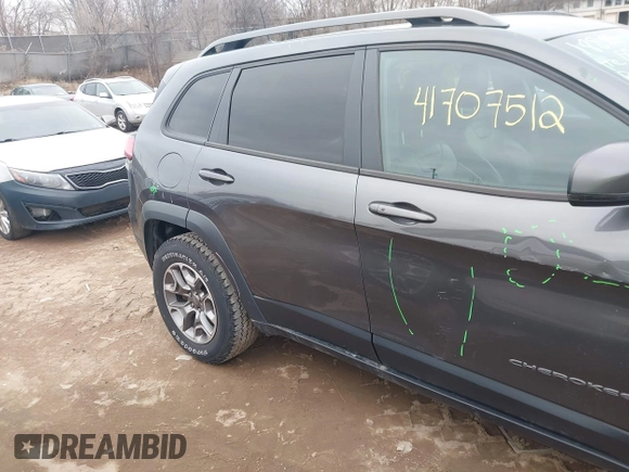 2020 Jeep Cherokee Trailhawk с VIN 1C4PJMBX2LD562699, выставлен на аукционе IAAI как лот 41707512 с пробегом 152 729 миль миль и . История ставок и продаж доступна на DreamBid. Изображение 14.