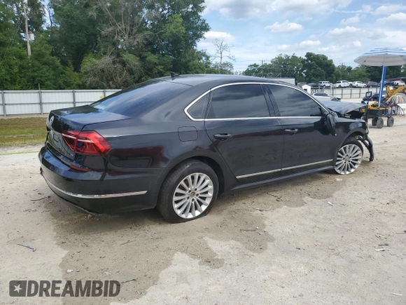 2017 Volkswagen Passat SE z VIN 1VWBT7A39HC030560, wystawiony jako Copart lot #55443585 z przebiegiem 125 397 mil mil oraz Szkoda całkowita • Salvage title. Historia ofert i sprzedaży dostępna na DreamBid. Obrazek 3.