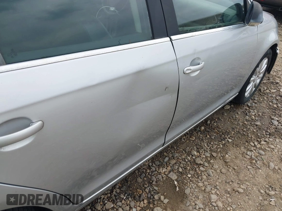 2008 Volkswagen Jetta SE z VIN 3VWRM71K38M043595, wystawiony jako IAAI lot #42169173 z przebiegiem 383 659 mil mil oraz . Historia ofert i sprzedaży dostępna na DreamBid. Obrazek 14.