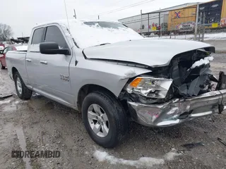 2017 Ram 1500 SLT z VIN 1C6RR6GG8HS657302, wystawiony jako IAAI lot #41619586 z przebiegiem 137 206 mil mil oraz . Historia ofert i sprzedaży dostępna na DreamBid. Obrazek 1.
