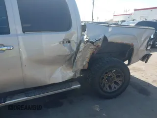 2008 GMC Sierra Denali z VIN 2GTEK638481176683, wystawiony jako IAAI lot #42003540 z przebiegiem 168 367 mil mil oraz . Historia ofert i sprzedaży dostępna na DreamBid. Obrazek 6.