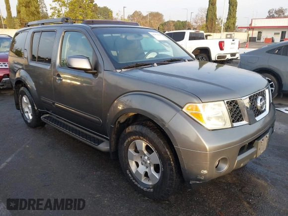 2005 Nissan Pathfinder SE with VIN 5N1AR18U35C745284, listed as a IAAI auction lot 41473294 with 84,403 mi miles. Bid and sale history available at carsss.com. Image 1.