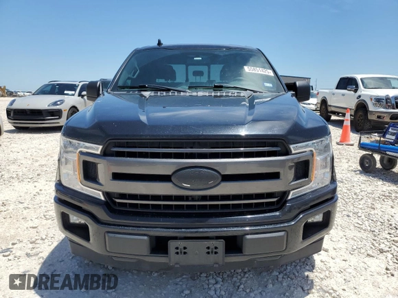 2018 Ford F-150 XL z VIN 1FTEW1CGXJKD03778, wystawiony jako Copart lot #55851425 z przebiegiem 83 918 mil mil oraz Czysty tytuł • Clean title. Historia ofert i sprzedaży dostępna na DreamBid. Obrazek 5.