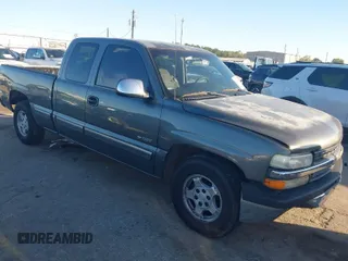 2001 Chevrolet Silverado 1500 LS with VIN 2GCEC19V711128338, listed as a IAAI auction lot 40934362 with 219,613 mi miles. Bid and sale history available at carsss.com. Image 1.