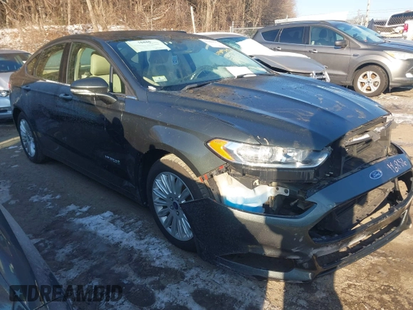 2015 Ford Fusion SE Hybrid with VIN 3FA6P0LUXFR165766, listed as a IAAI auction lot 41409353 with 32,388 mi miles. Bid and sale history available at carsss.com. Image 1.