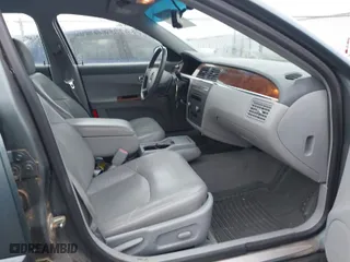 2006 Buick LaCrosse CXL with VIN 2G4WD582561123089, listed as a IAAI auction lot 41939627 with 138,293 mi miles. Bid and sale history available at carsss.com. Image 5.