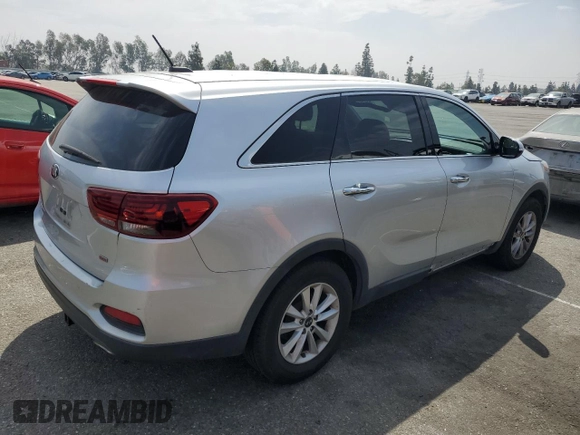 2019 Kia Sorento LX with VIN 5XYPG4A31KG555272, listed as a Copart auction lot 53296765 with 172,696 mi miles and Clean Title. Bid and sale history available at carsss.com. Image 3.