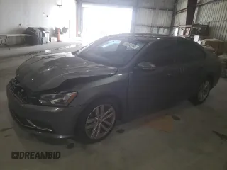 2019 Volkswagen Passat Wolfsburg Edition z VIN 1VWLA7A32KC004030, wystawiony jako Copart lot #78592704 z przebiegiem 93 259 mil mil oraz Nie do naprawy • Non repairable. Historia ofert i sprzedaży dostępna na DreamBid. Obrazek 1.