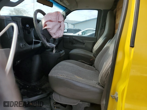 2019 Chevrolet Express Cargo Van with VIN 1GCWGBFP5K1158353, listed as a Copart auction lot 87756085 with 284,043 mi miles and Salvage Title. Bid and sale history available at carsss.com. Image 7.