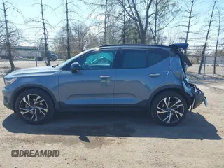 2020 Volvo XC40 R-Design z VIN YV4162UM9L2348168, wystawiony jako IAAI lot #42057660 z przebiegiem 19 822 mil mil oraz . Historia ofert i sprzedaży dostępna na DreamBid. Obrazek 14.
