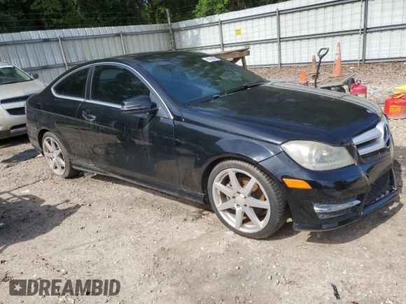 2013 Mercedes-Benz C 250 с VIN WDDGJ4HBXDG114602, выставлен на аукционе Copart как лот 61898485 с пробегом Не указан миль и Чистый • Clean title. История ставок и продаж доступна на DreamBid. Изображение 4.