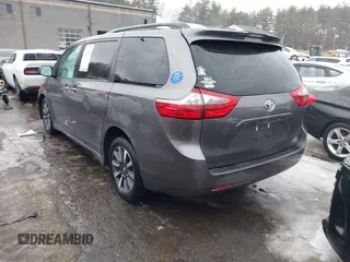 2020 Toyota Sienna XLE with VIN 5TDDZ3DC3LS240464, listed as a IAAI auction lot 41663051 with 41,602 mi miles. Bid and sale history available at carsss.com. Image 3.