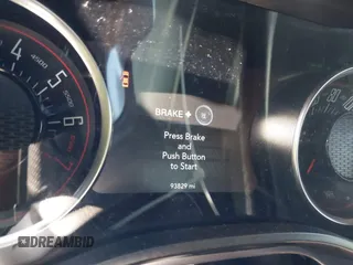 2019 Dodge Challenger GT z VIN 2C3CDZJG7KH503920, wystawiony jako IAAI lot #41604967 z przebiegiem 93 829 mil mil oraz . Historia ofert i sprzedaży dostępna na DreamBid. Obrazek 7.