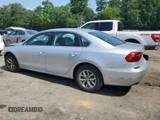 2016 Volkswagen Passat S z VIN 1VWAS7A30GC011313, wystawiony jako Copart lot #61678315 z przebiegiem 77 562 mil mil oraz Szkoda całkowita • Salvage title. Historia ofert i sprzedaży dostępna na DreamBid. Obrazek 2.