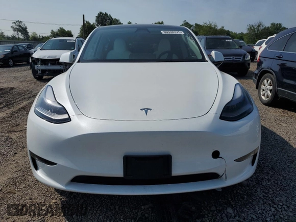 2024 Tesla Model Y Long Range with VIN 7SAYGDEE3RA300642, listed as a Copart auction lot 60530375 with 8,361 mi miles and Salvage title. Bid and sale history available at DreamBid. Image 5.