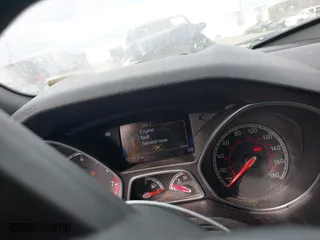 2015 Ford Focus ST with VIN 1FADP3L94FL323828, listed as a IAAI auction lot 41650672 with 101,511 mi miles. Bid and sale history available at carsss.com. Image 7.