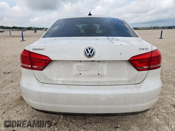 2014 Volkswagen Passat SE z VIN 1VWBN7A38EC076113, wystawiony jako Copart lot #64878365 z przebiegiem 162 833 mil mil oraz Czysty tytuł • Clean title. Historia ofert i sprzedaży dostępna na DreamBid. Obrazek 6.