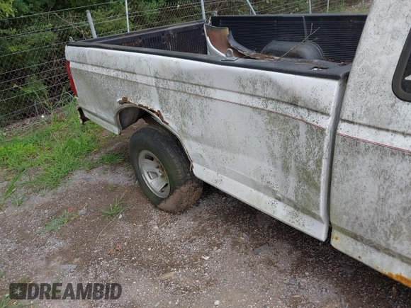 1992 Ford F-150 with VIN 1FTEX15Y2NKB09237, listed as a IAAI auction lot 42654726 with 260,150 mi miles and . Bid and sale history available at DreamBid. Image 12.