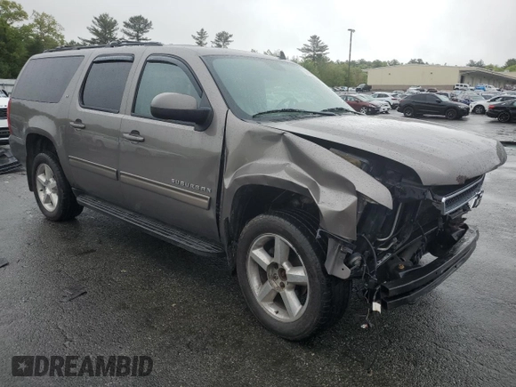 2011 Chevrolet Suburban LT z VIN 1GNSKJE39BR161772, wystawiony jako Copart lot #57075955 z przebiegiem Nie podano mil oraz Czysty tytuł • Clean title. Historia ofert i sprzedaży dostępna na DreamBid. Obrazek 4.