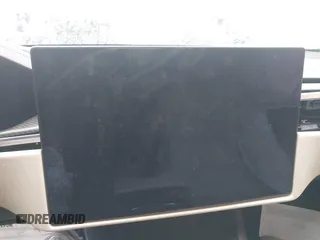 2021 Tesla Model S Plaid z VIN 5YJSA1E64MF441923, wystawiony jako IAAI lot #41465456 z przebiegiem Nie podano mil oraz . Historia ofert i sprzedaży dostępna na DreamBid. Obrazek 7.