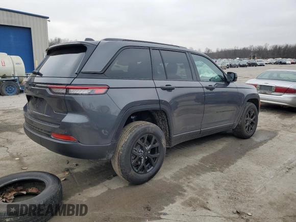 2025 Jeep Grand Cherokee Laredo with VIN 1C4RJHAG4SC272275, listed as a Copart auction lot 79920004 with 712 mi miles and Salvage Title. Bid and sale history available at DreamBid. Image 3.