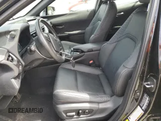 2020 Lexus UX 250h z VIN JTHP9JBH6L2032942, wystawiony jako Copart lot #56675505 z przebiegiem 22 295 mil mil oraz Szkody całkowita. Historia ofert i sprzedaży dostępna na DreamBid. Obrazek 7.