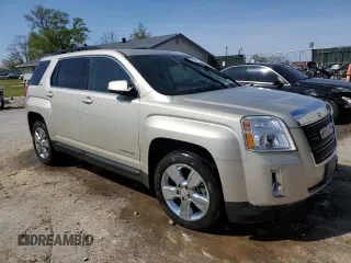 2015 GMC Terrain SLT z VIN 2GKALSEKXF6308668, wystawiony jako Copart lot #52330125 z przebiegiem 67 156 mil mil oraz Szkoda całkowita • Salvage title. Historia ofert i sprzedaży dostępna na DreamBid. Obrazek 4.