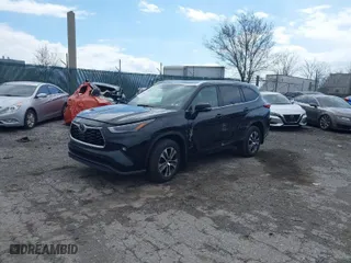 2021 Toyota Highlander XLE with VIN 5TDGZRBH6MS072433, listed as a IAAI auction lot 41894279 with 60,007 mi miles. Bid and sale history available at carsss.com. Image 2.