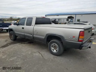 2000 Chevrolet Silverado 2500 LT with VIN 1GCGK29U0YE159920, listed as a Copart auction lot 53829755 with 104,964 mi miles and Clean Title. Bid and sale history available at carsss.com. Image 2.