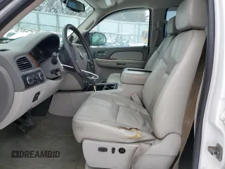 2009 GMC Sierra 2500HD SLT z VIN 1GTHK63K99F116837, wystawiony jako Copart lot #42639705 z przebiegiem 253 632 mil mil oraz Szkoda całkowita • Salvage title. Historia ofert i sprzedaży dostępna na DreamBid. Obrazek 7.