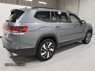 2024 Volkswagen Atlas SE z VIN 1V2WR2CA3RC537200, wystawiony jako Copart lot #55703845 z przebiegiem 38 969 mil mil oraz Czysty tytuł • Clean title. Historia ofert i sprzedaży dostępna na DreamBid. Obrazek 3.