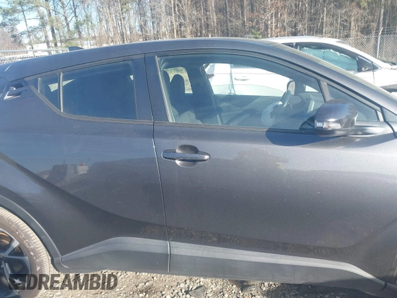 2018 Toyota C-HR XLE z VIN NMTKHMBX6JR044116, wystawiony jako IAAI lot #41446974 z przebiegiem 67 346 mil mil oraz . Historia ofert i sprzedaży dostępna na DreamBid. Obrazek 13.