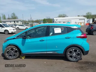 2020 Chevrolet Bolt EV Premier z VIN 1G1FZ6S05L4114842, wystawiony jako IAAI lot #42157277 z przebiegiem 57 705 mil mil oraz . Historia ofert i sprzedaży dostępna na DreamBid. Obrazek 14.