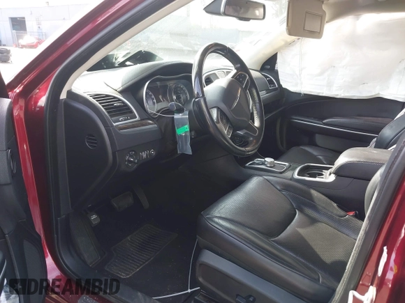 2019 Chrysler 300 Limited z VIN 2C3CCAEG9KH594736, wystawiony jako IAAI lot #41481173 z przebiegiem 80 543 mil mil oraz . Historia ofert i sprzedaży dostępna na DreamBid. Obrazek 5.